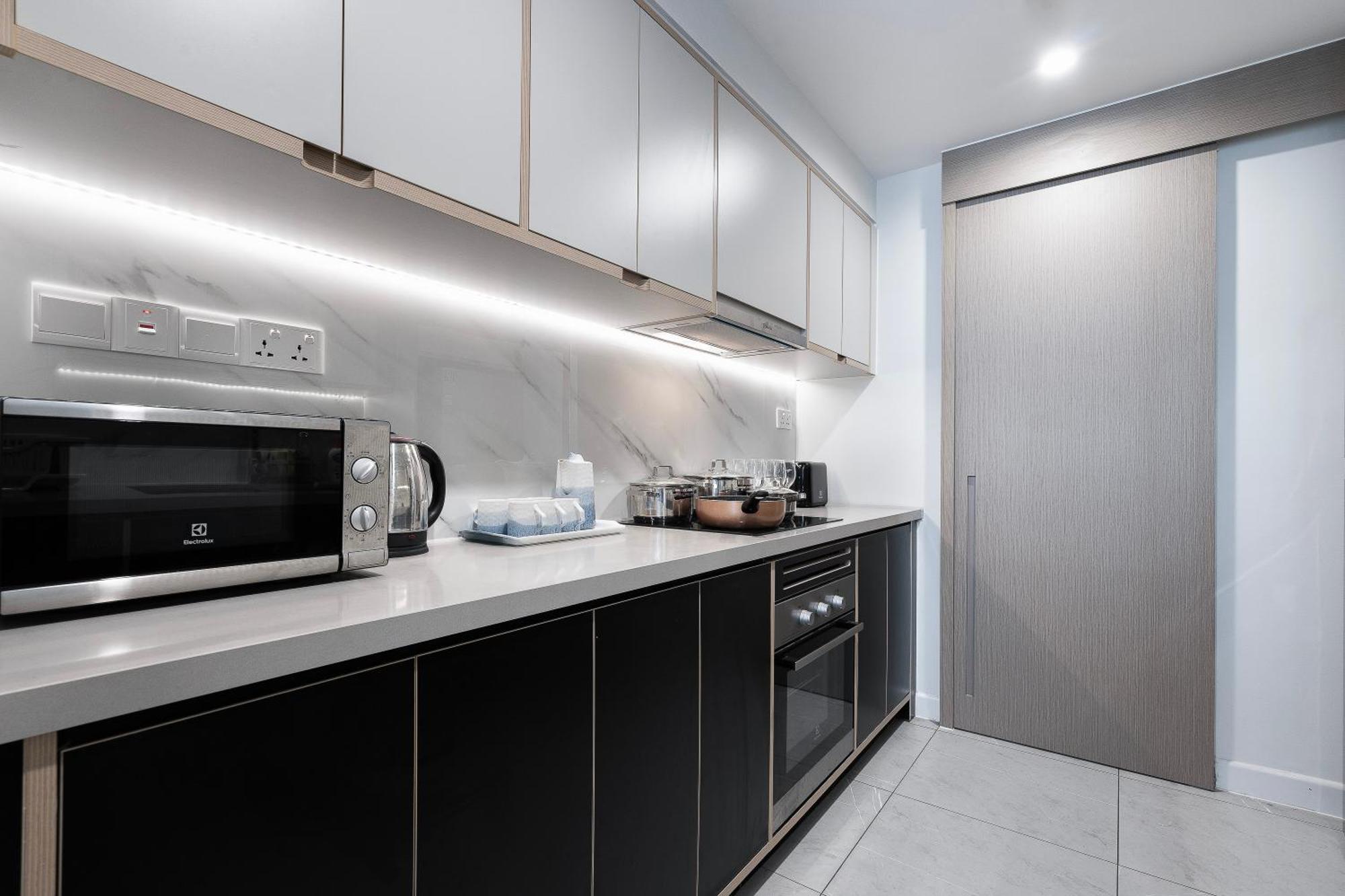 Modern District 1 2br&3br D1&zenity Outdoor Jacuzzi Pool * Ho Chi Minh City